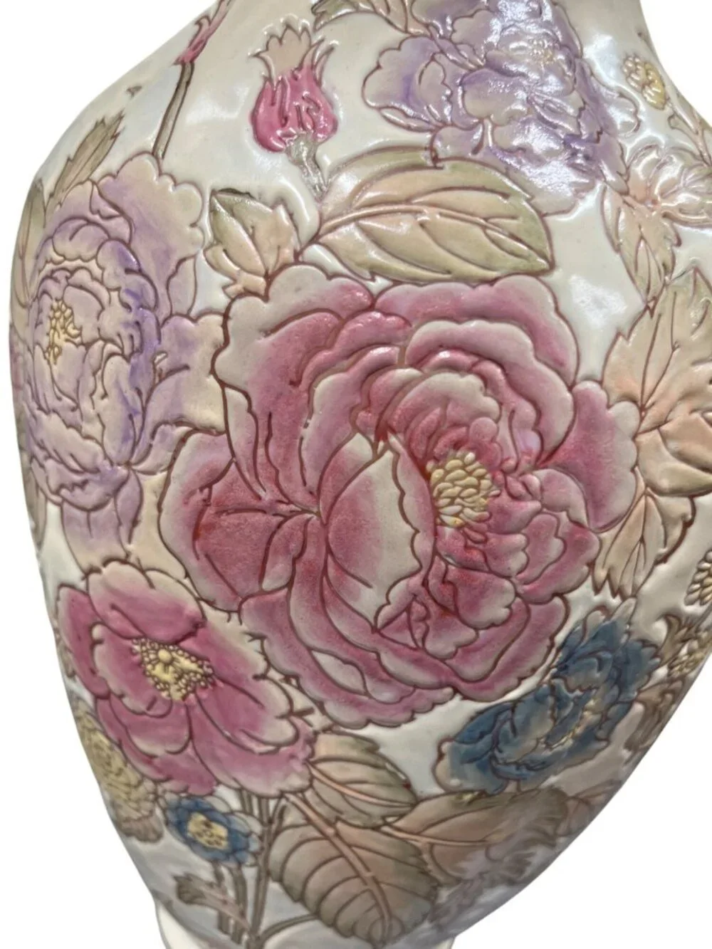 Andrea by Sedak Victoria moss rose vintage ceramic 12.5